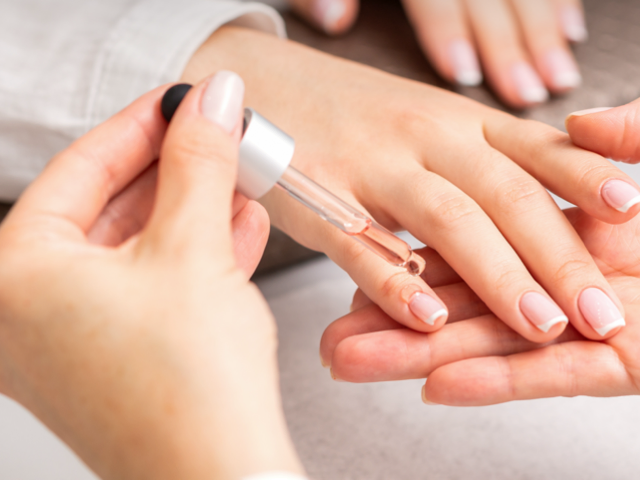 タマヌオイルの使い方　直接肌につける